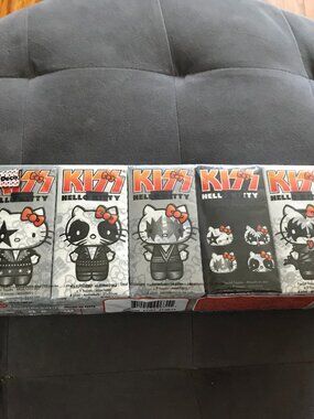 Hello Kitty KISS Facial Tissues NEW Sealed Sanrio